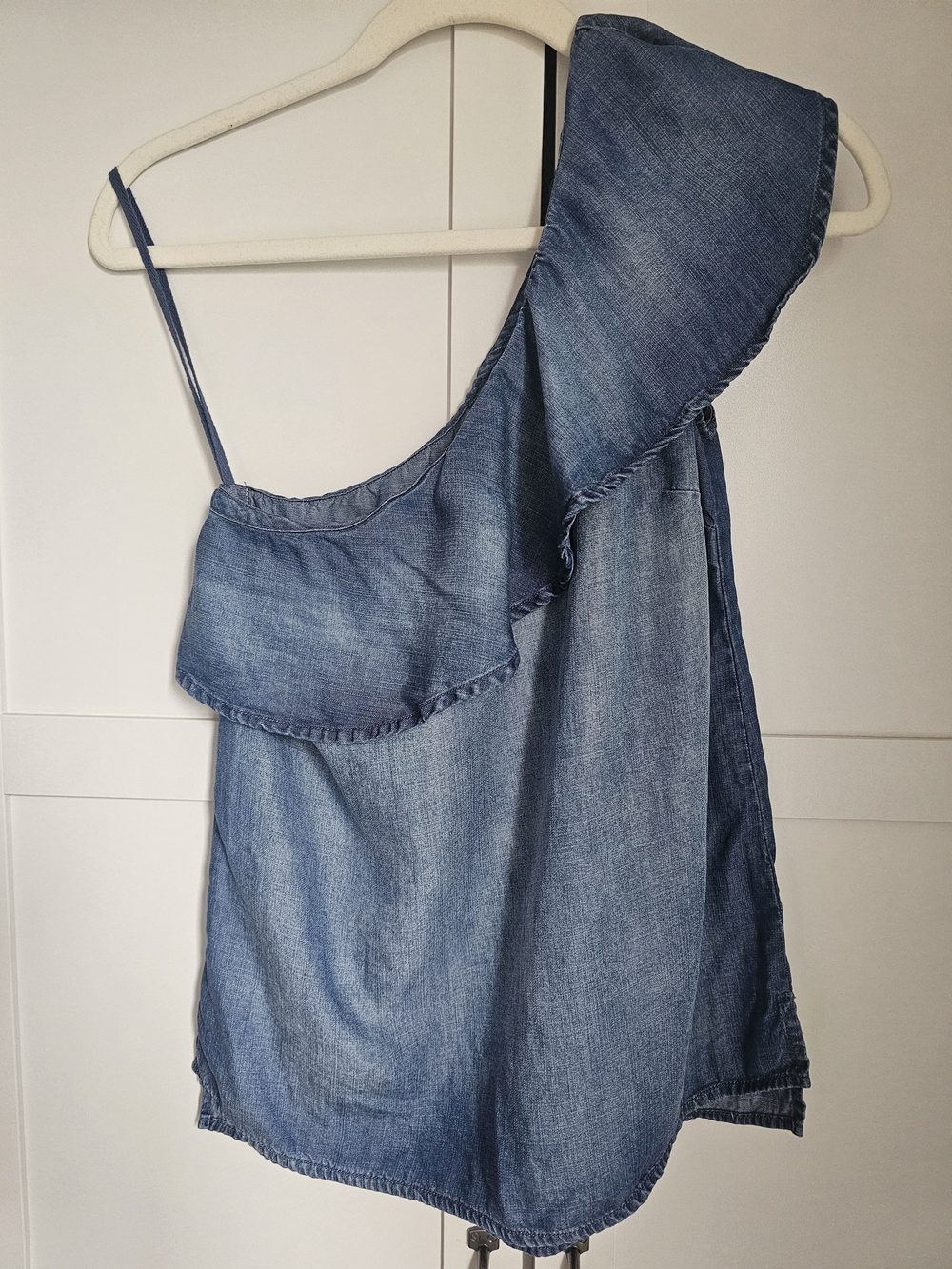 Cloth & Stone Anthropologie Chambray Ruffle One-Shoulder Top - Blue Size XS